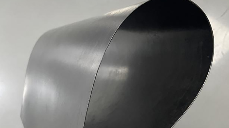 Wie wirkt sich die Kohlefaserverstärkung auf die mechanischen Eigenschaften von Bipolarplatten aus?